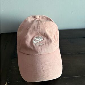 Nike Soft Pink Cap